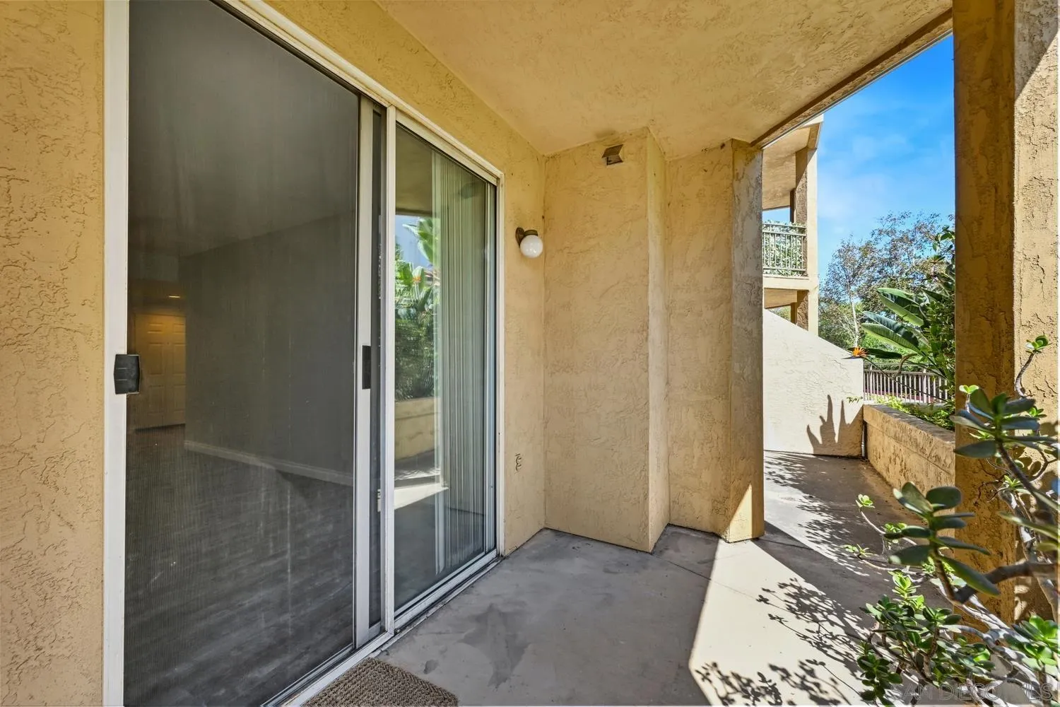 https://cdn.realtyfeed.com/cdn/127/260023379/369261900aac78b317796439f0ba9b60.webp