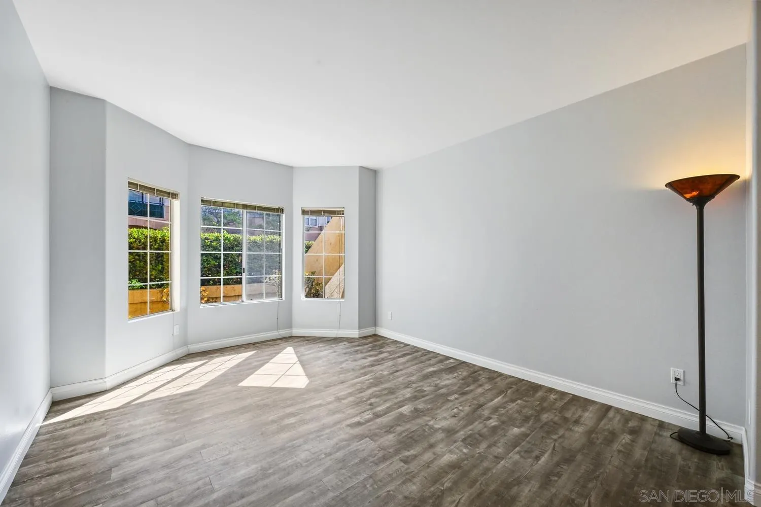 https://cdn.realtyfeed.com/cdn/127/260023379/718e5eb949731203eee973d3106e5a03.webp