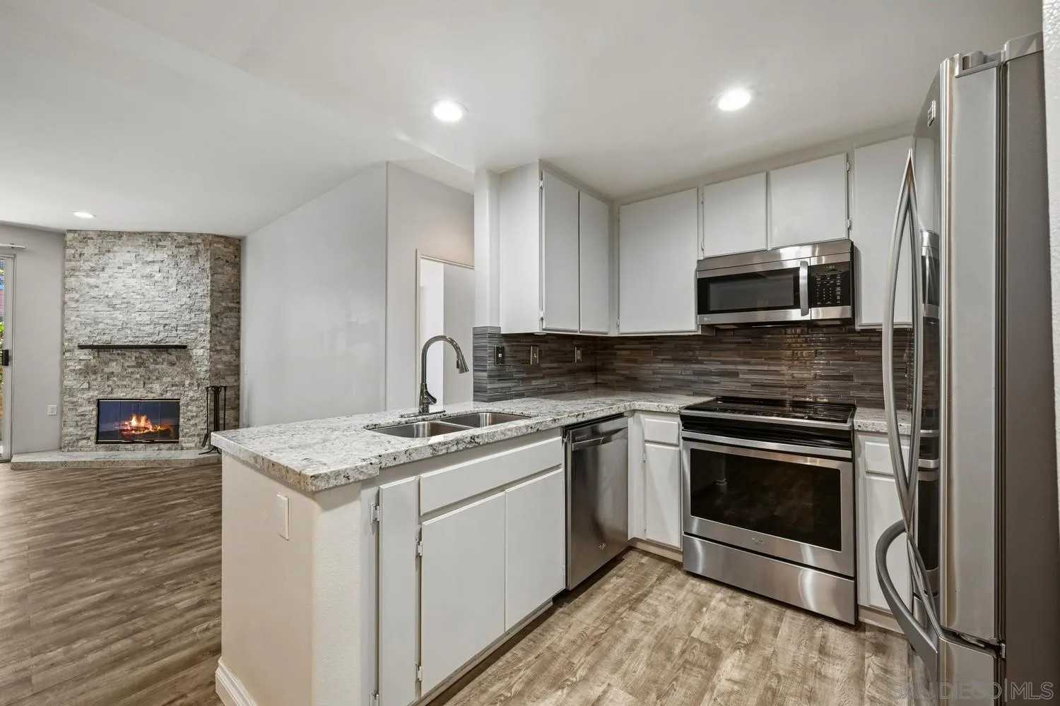 https://cdn.realtyfeed.com/cdn/127/260023379/729d293fe5af563cedc6ac7a7092461b.webp