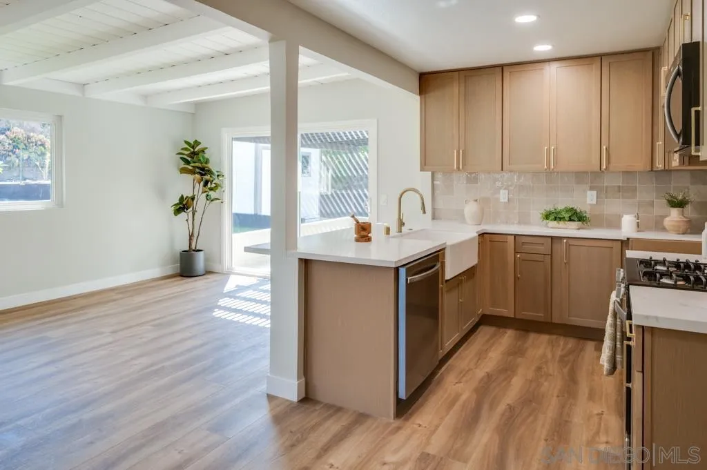 https://cdn.realtyfeed.com/cdn/127/260023382/034809557ae39762eacf344b8f466e54.webp