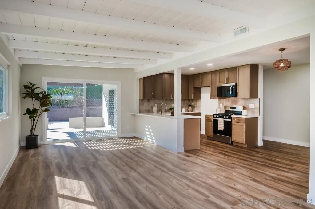 https://cdn.realtyfeed.com/cdn/127/260023382/712893188424c6dbcbce4289030bdc8d.webp