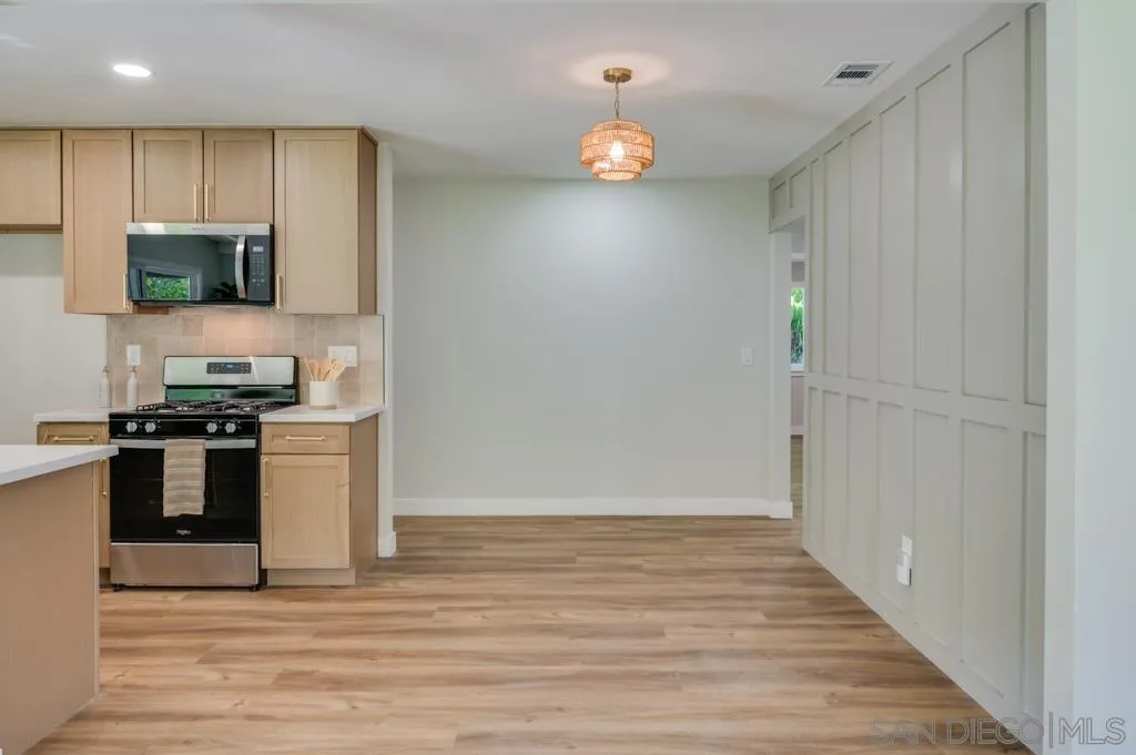 https://cdn.realtyfeed.com/cdn/127/260023382/77fbced4c1c0f976e329b6509682ed5f.webp