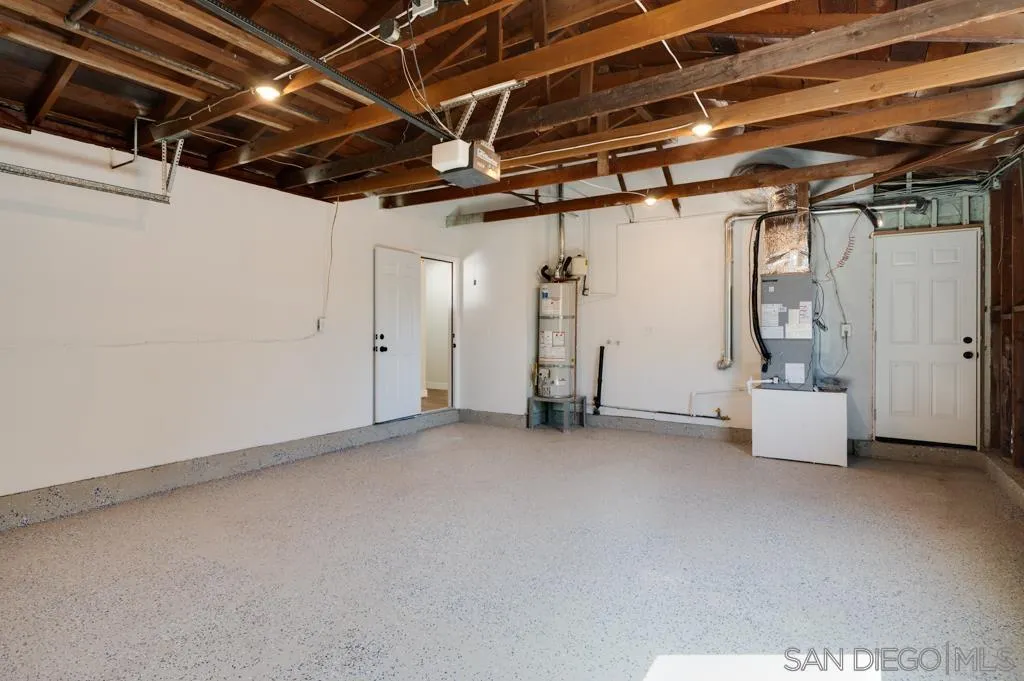 https://cdn.realtyfeed.com/cdn/127/260023382/a96fbf7b300160d7d42dd2628f589b59.webp