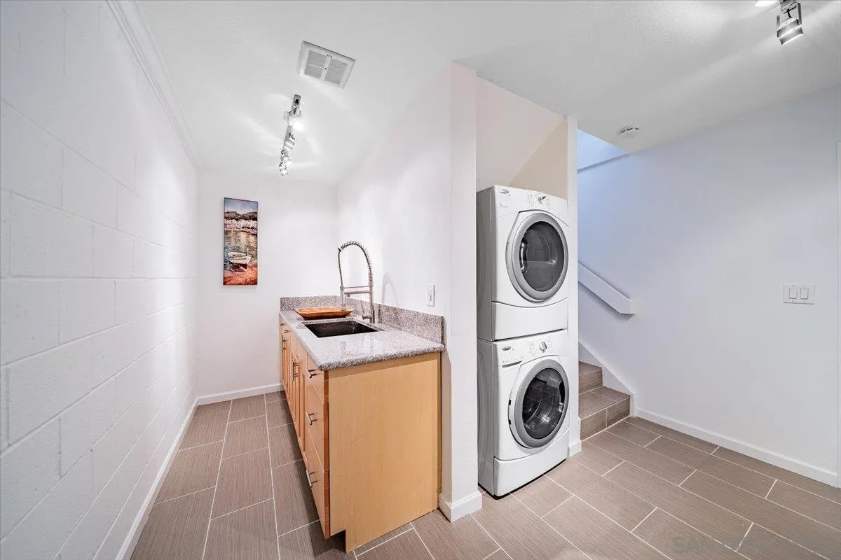 https://cdn.realtyfeed.com/cdn/127/260023383/1039ee46dbdf2a814076e5c737862144.webp
