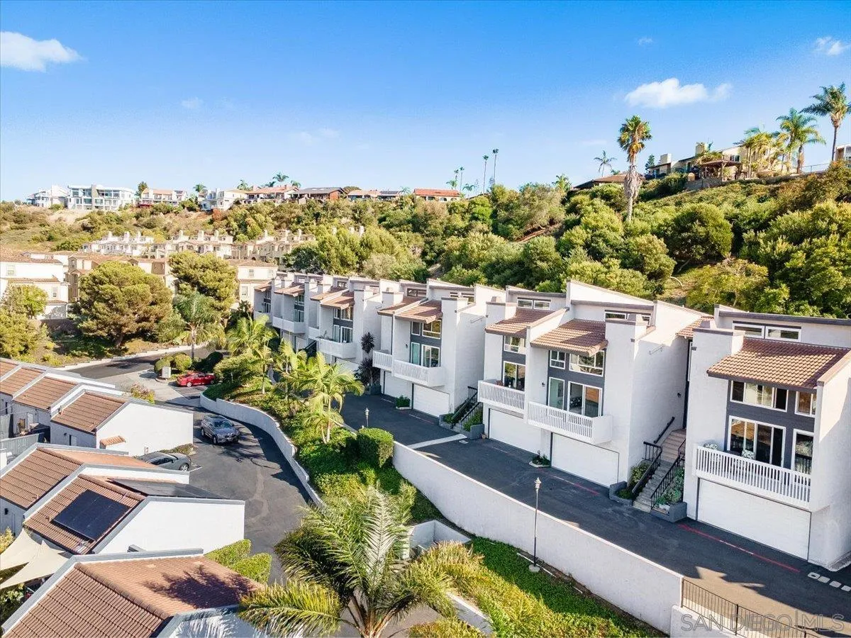 https://cdn.realtyfeed.com/cdn/127/260023383/330e9e74f0bd47aaa37f16b0c5c377bd.webp
