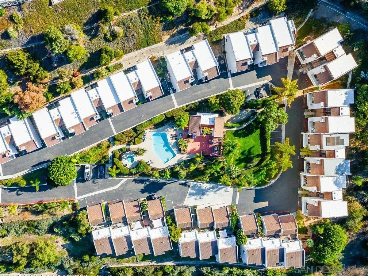 https://cdn.realtyfeed.com/cdn/127/260023383/772b10ac26e22218f3bf2c04dfb69d3b.webp