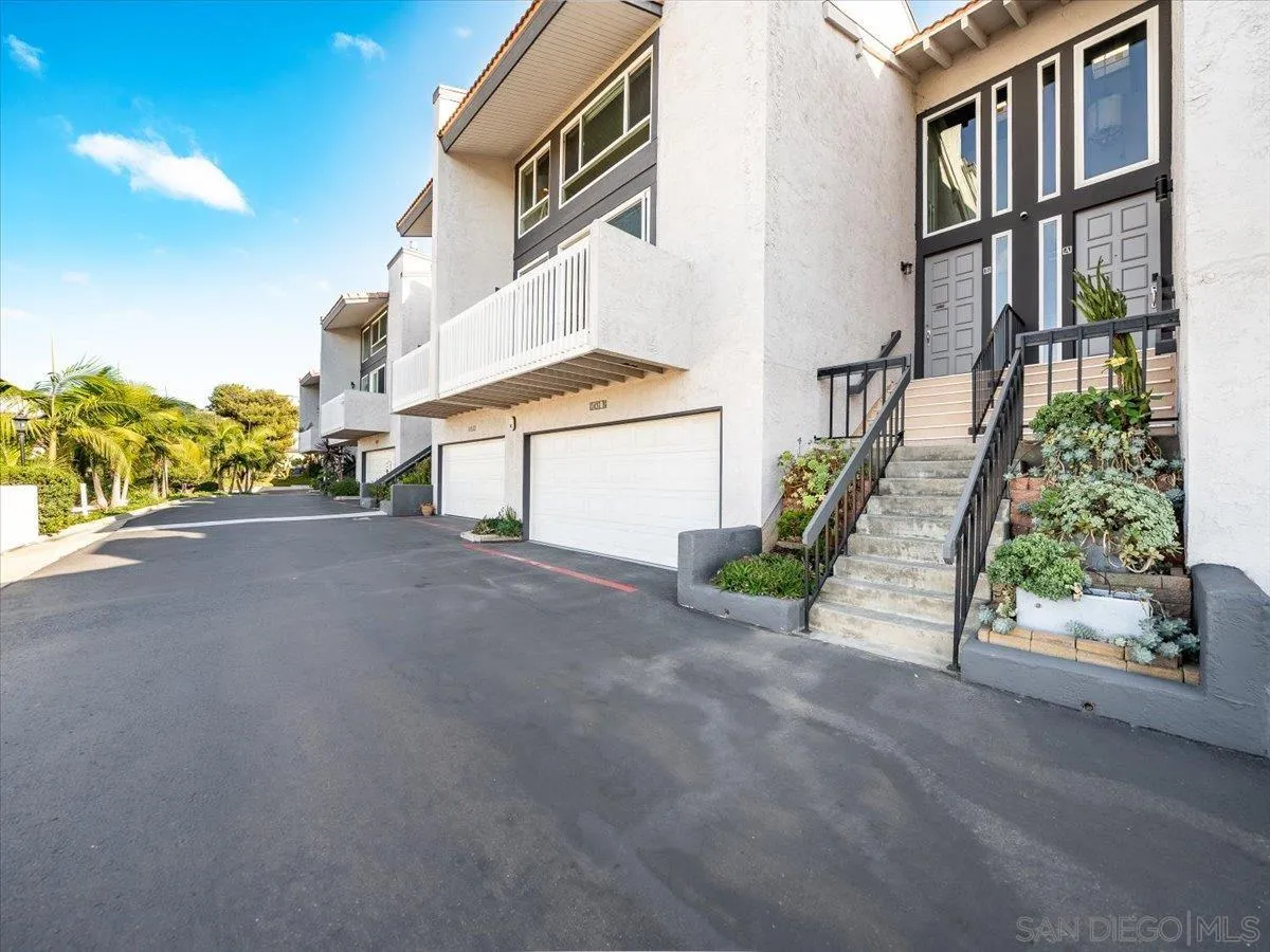 https://cdn.realtyfeed.com/cdn/127/260023383/849bbf017d9b52fbacabd6157663d315.webp