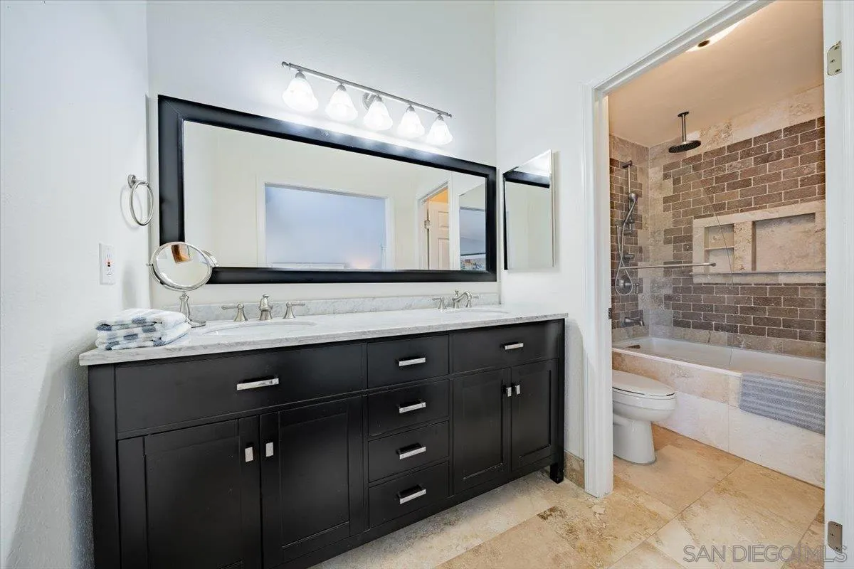 https://cdn.realtyfeed.com/cdn/127/260023383/e4edb84f5b14c11f04e760ec372ae117.webp