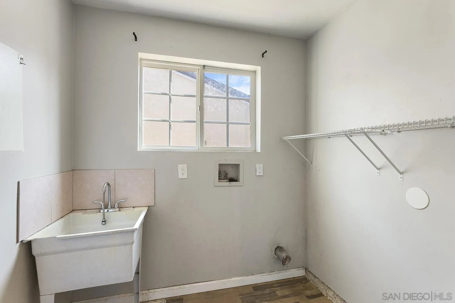 https://cdn.realtyfeed.com/cdn/127/260023385/0c385659c1d007df473c028376b3fe17.webp
