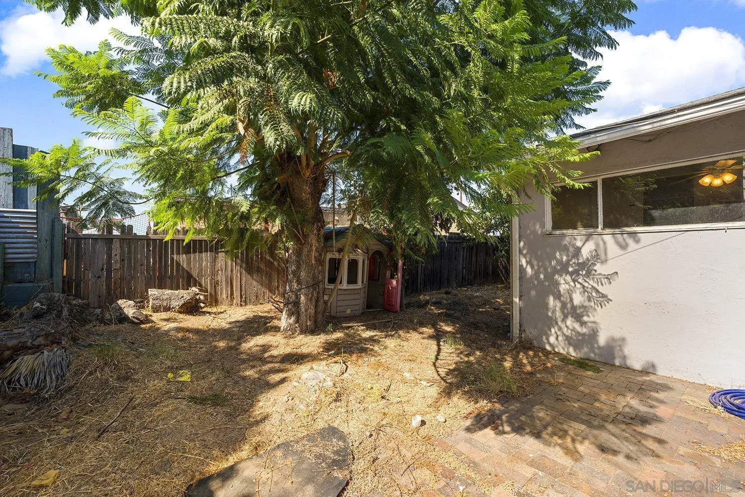 https://cdn.realtyfeed.com/cdn/127/260023385/e80d0af1b506f3111a16b9000d018912.webp