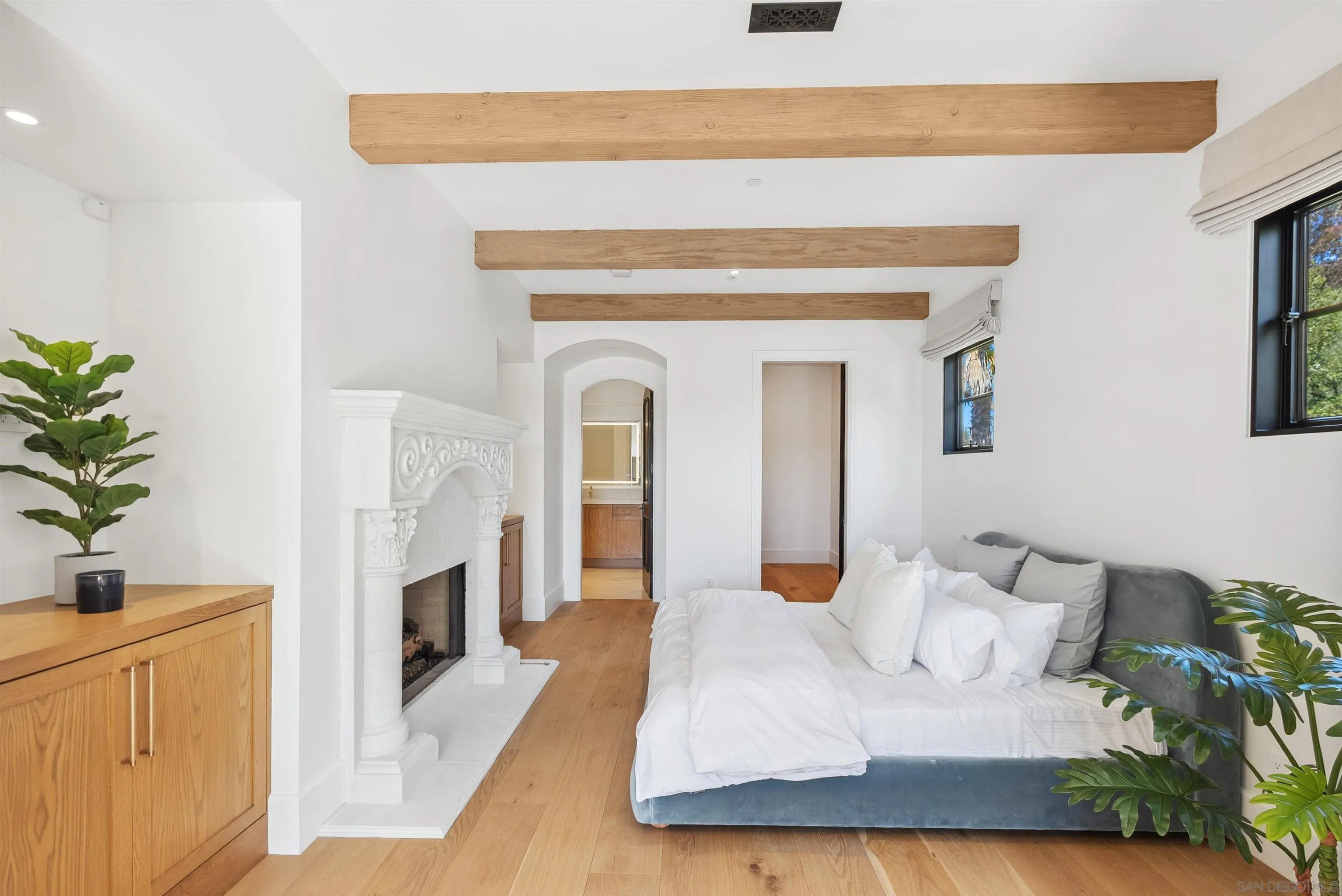 https://cdn.realtyfeed.com/cdn/127/260023387/2ce853fe250895603fdc9202d975909c.webp