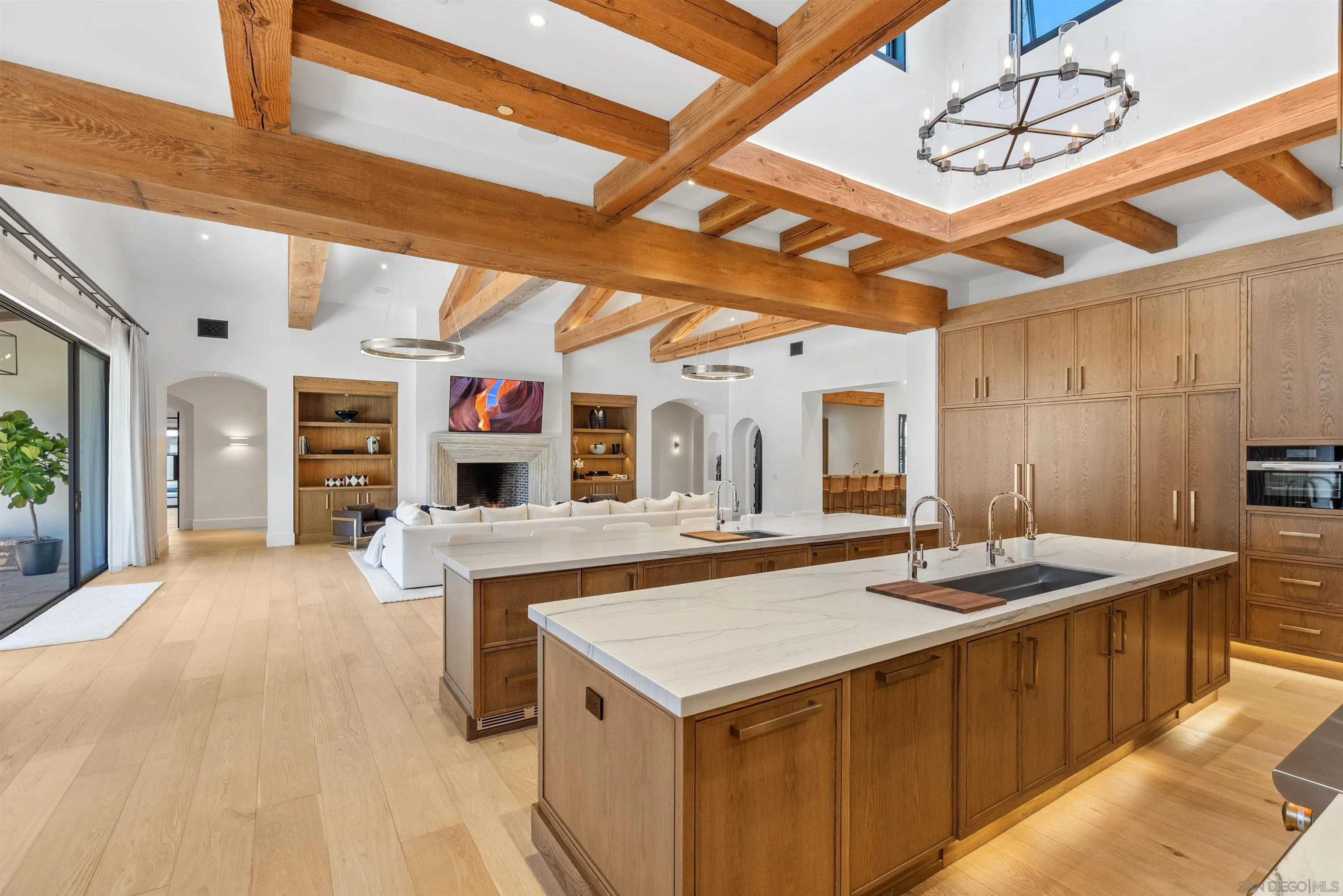 https://cdn.realtyfeed.com/cdn/127/260023387/b26616806562724540e1f22ef1d2af73.webp