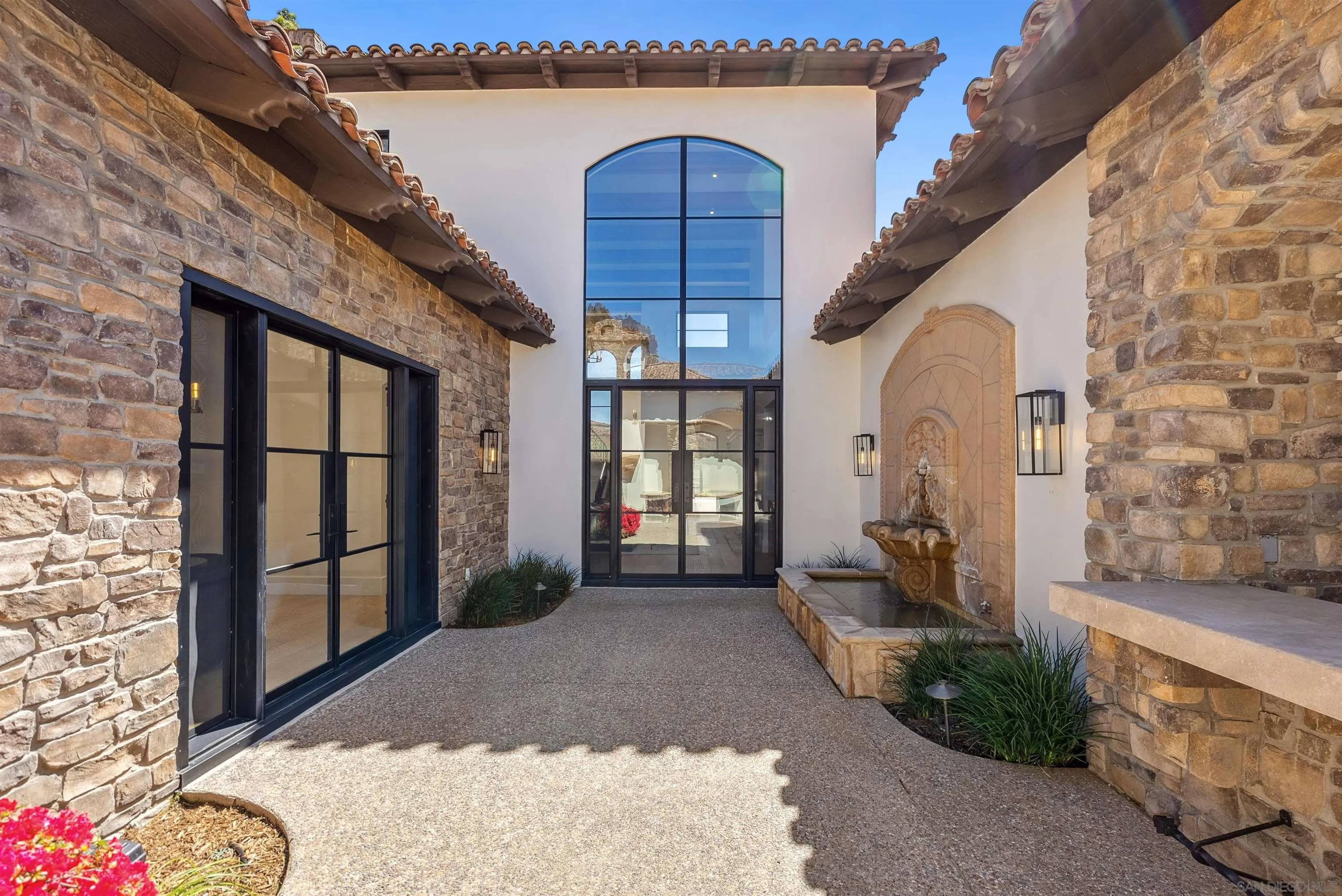 https://cdn.realtyfeed.com/cdn/127/260023387/b79049b9d762d40d8b7ed0c08d38f495.webp