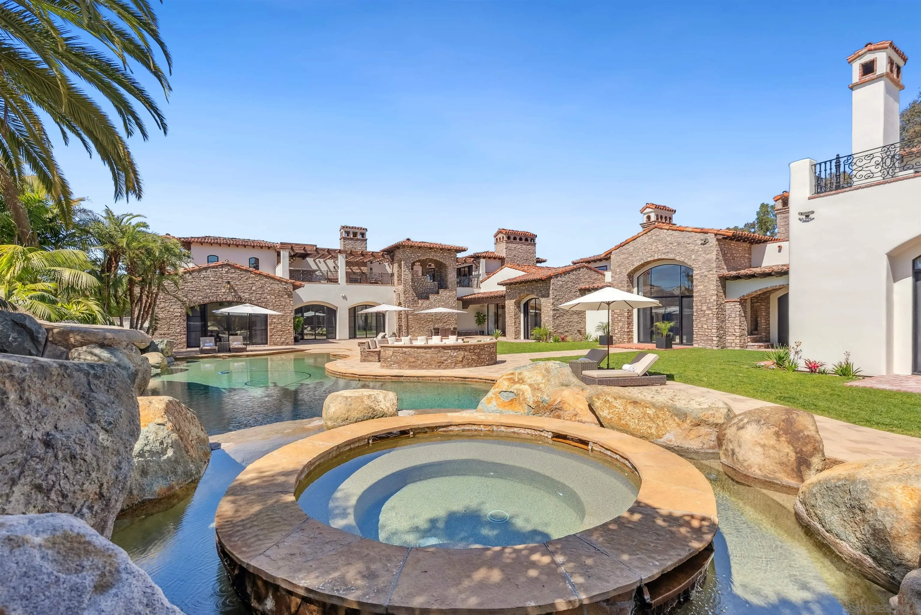 https://cdn.realtyfeed.com/cdn/127/260023387/c0cbf5aaba56acbdb83138506d4553da.webp