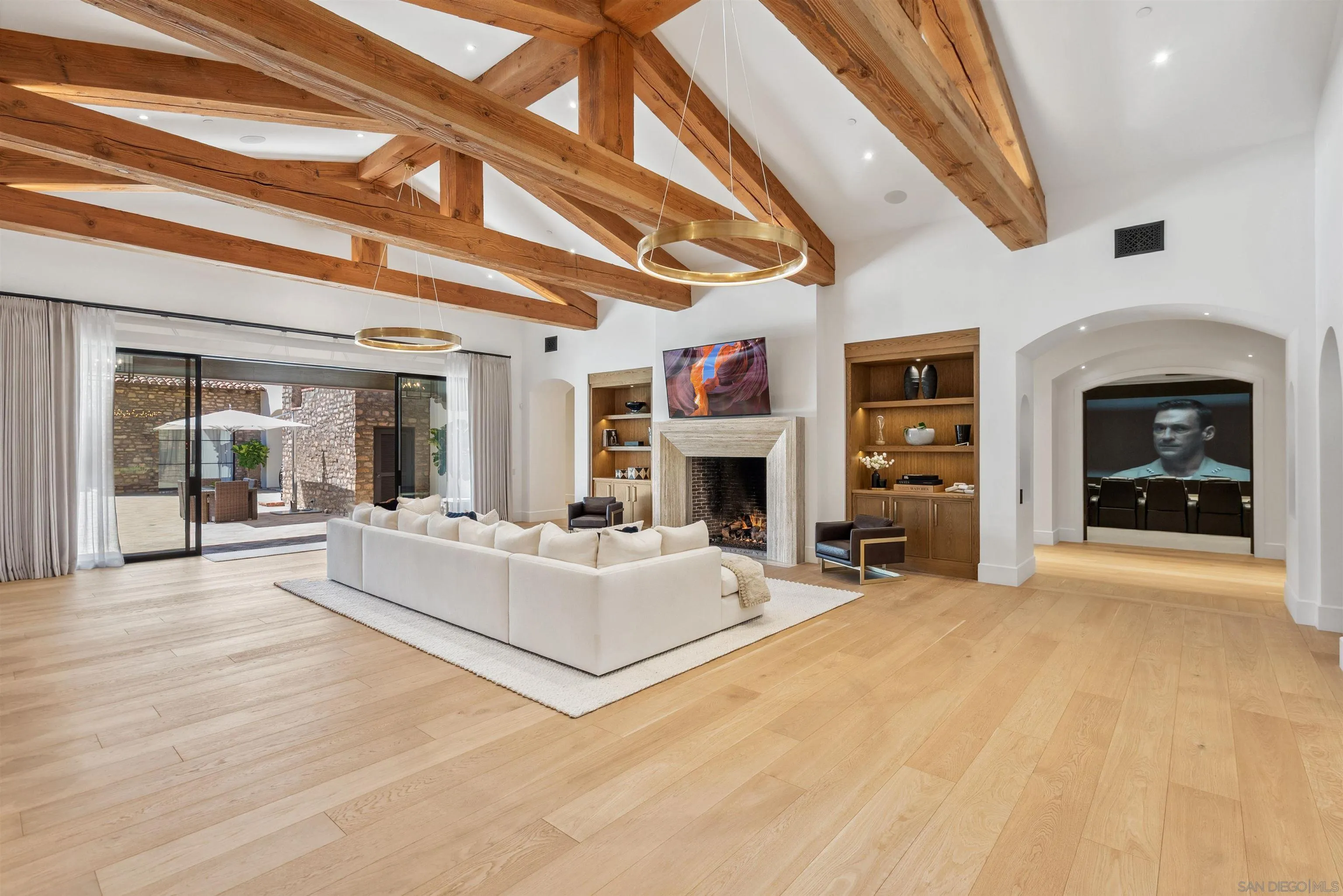 https://cdn.realtyfeed.com/cdn/127/260023387/f6ce815107a5e81d9dc9af6d59f73146.webp