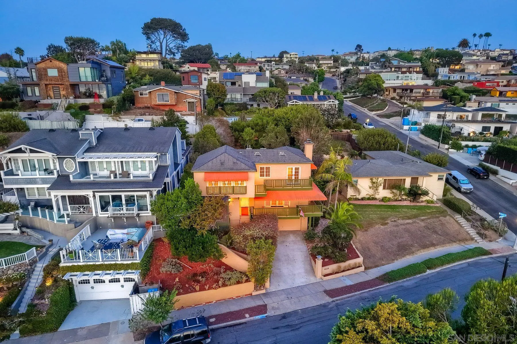 https://cdn.realtyfeed.com/cdn/127/260023390/96ffe13a8780b42faa9bcce467df9588.webp