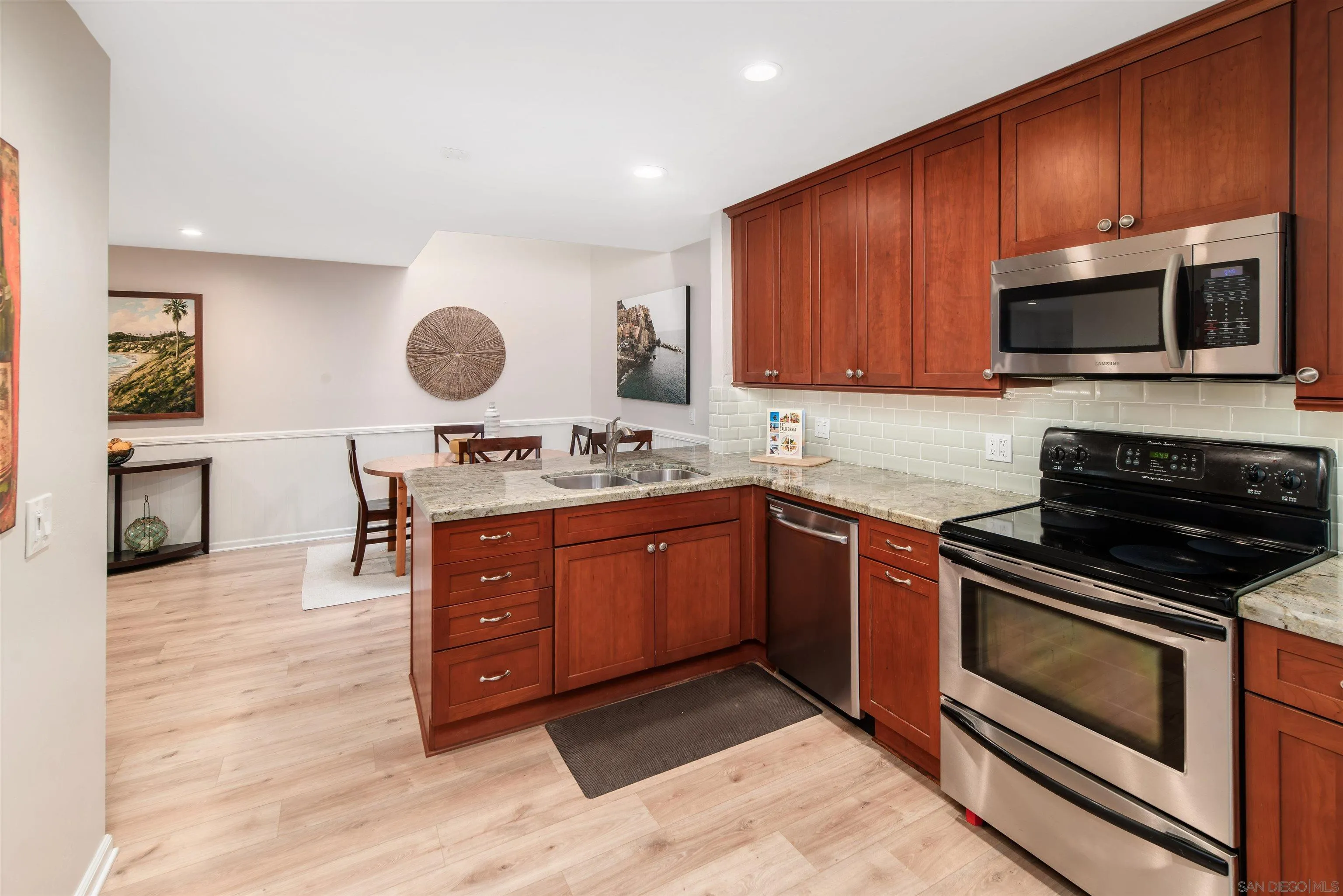 https://cdn.realtyfeed.com/cdn/127/260023394/1589ccf0be9051139f8fd5bea2d72055.webp