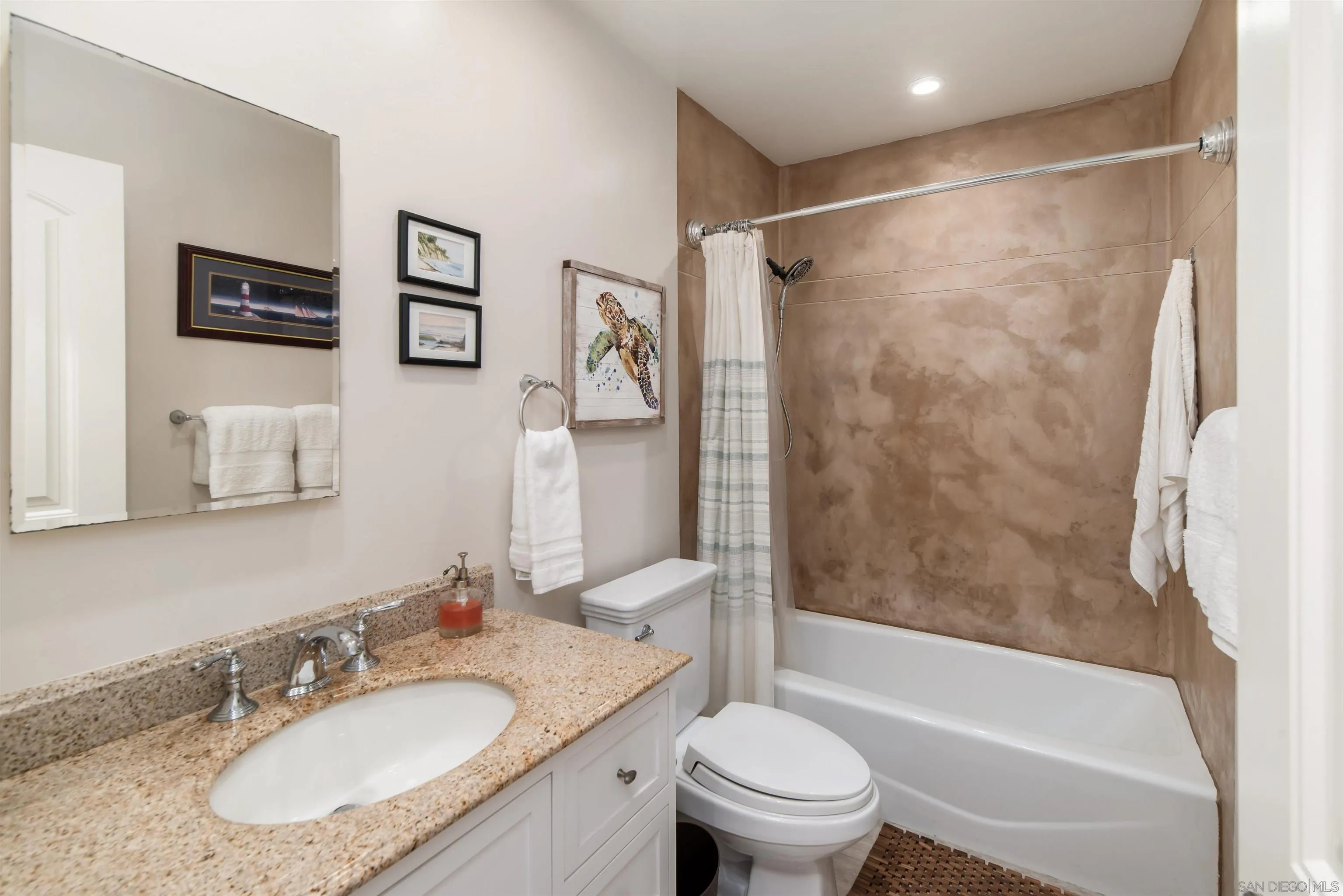 https://cdn.realtyfeed.com/cdn/127/260023394/2c7e15e7cdf49e52cfbc209e01862585.webp