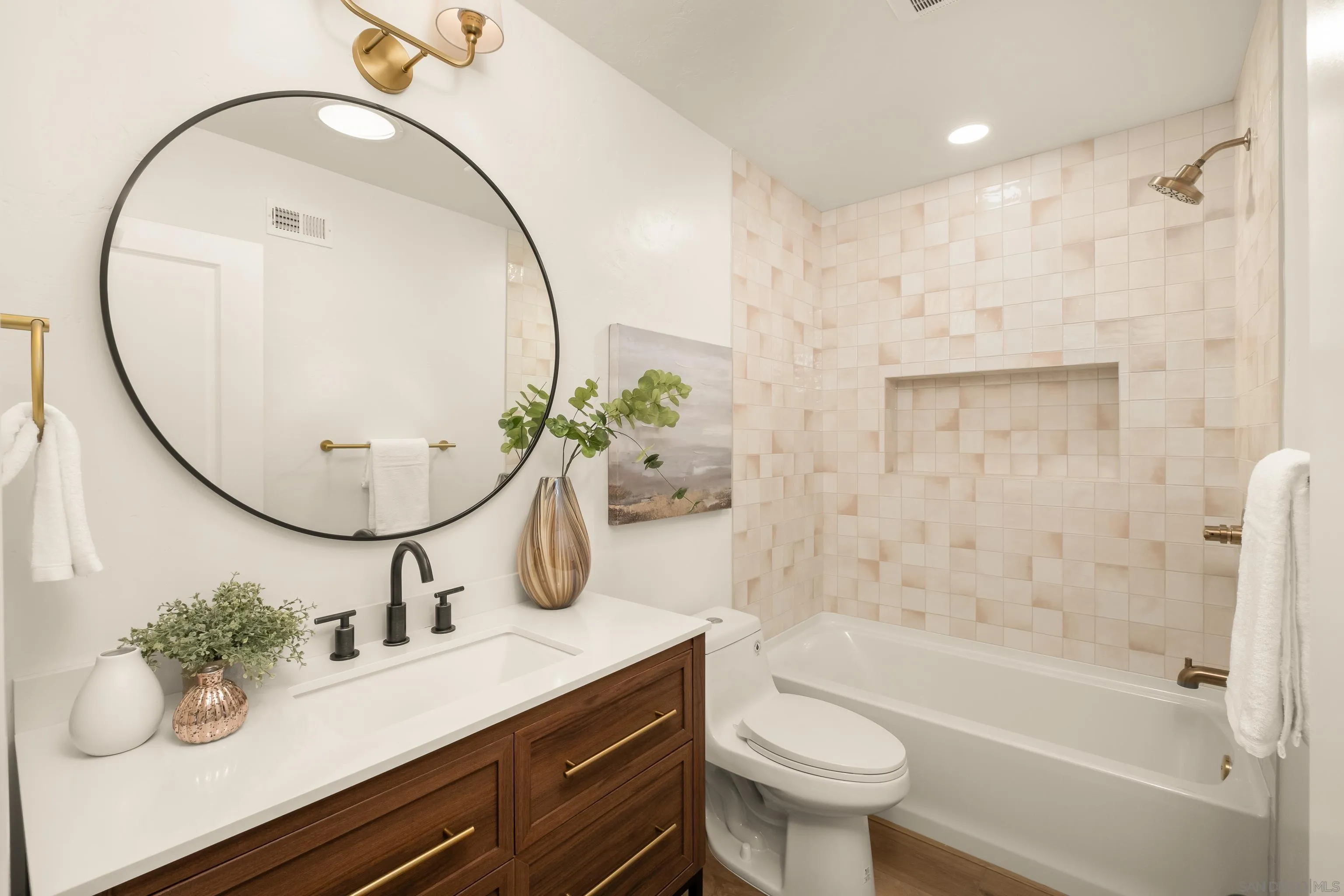 https://cdn.realtyfeed.com/cdn/127/260023395/63b9b5a3e4f1002c1fb1fca77d31fef4.webp