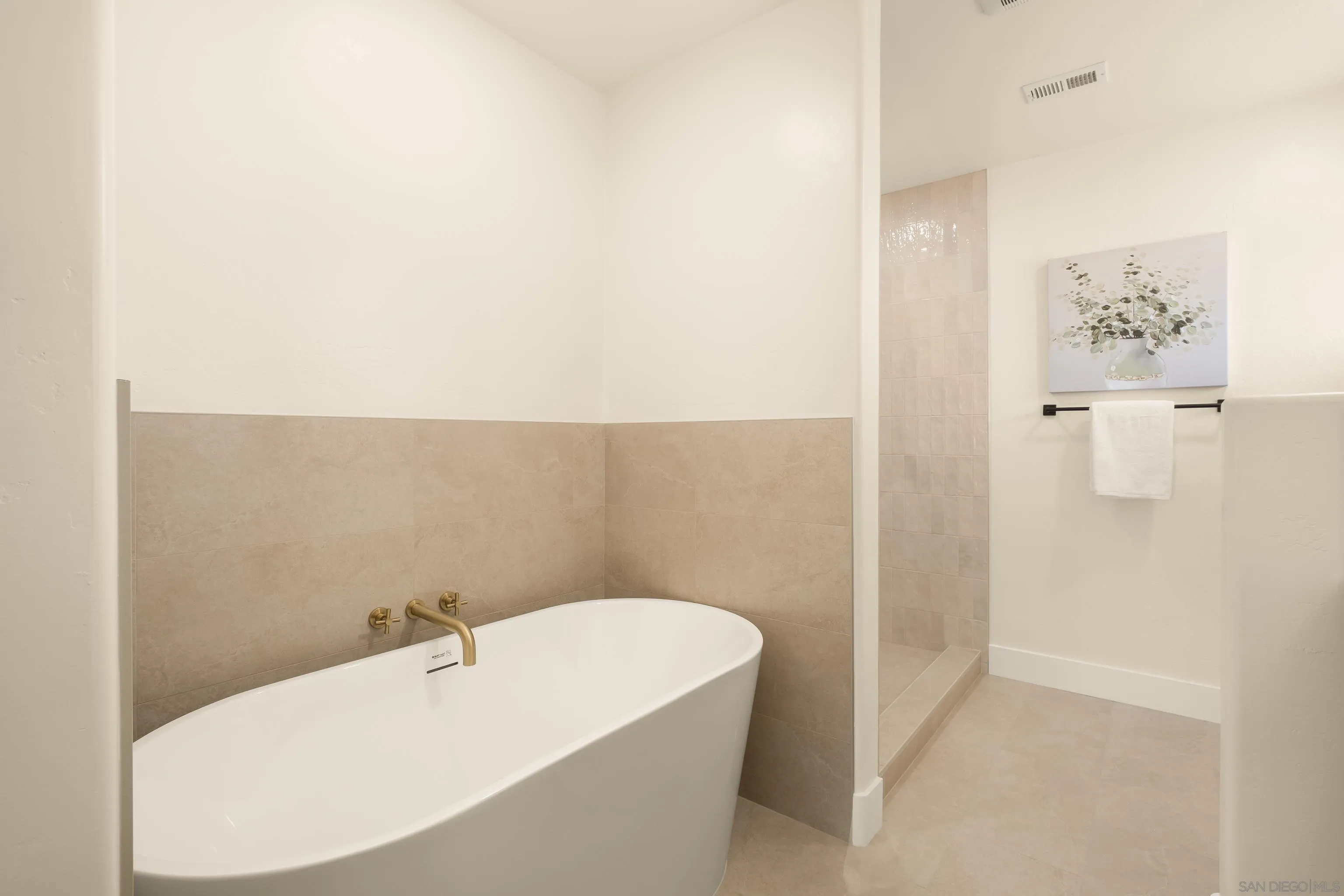 https://cdn.realtyfeed.com/cdn/127/260023395/960a7c69d0e8223291fb892acdf48ba2.webp