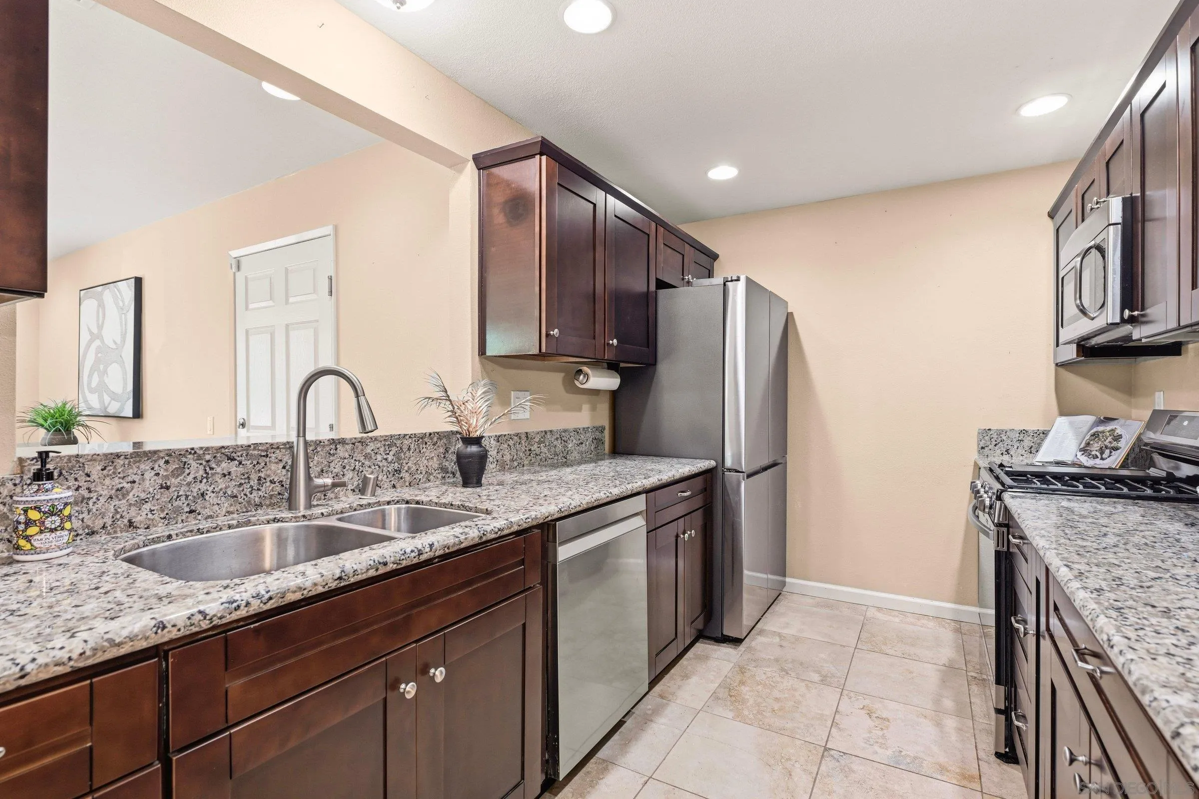 https://cdn.realtyfeed.com/cdn/127/260023396/0378e8491747049a8e36328f82d372bd.webp