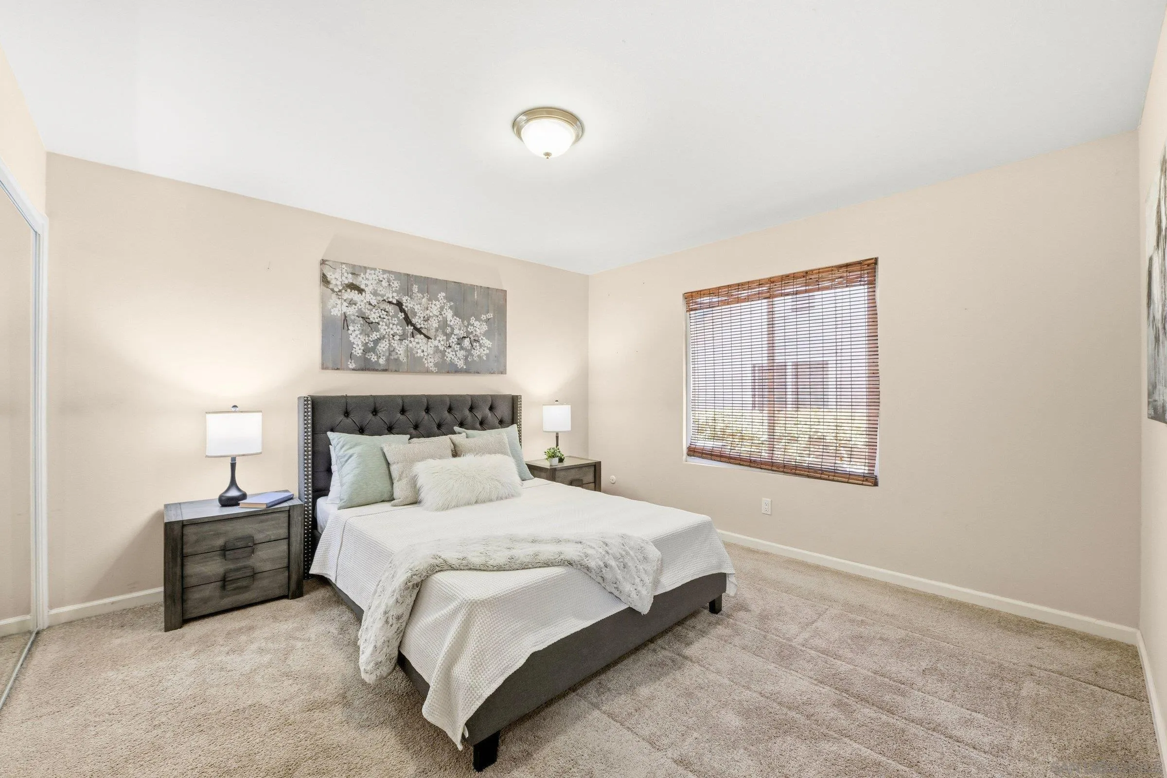 https://cdn.realtyfeed.com/cdn/127/260023396/4e4b9ddc828a49239038ad981cdb80e2.webp