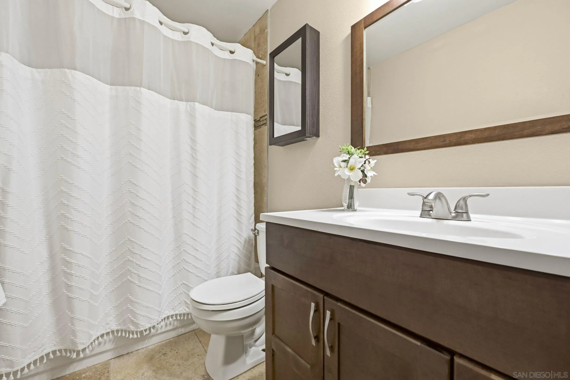 https://cdn.realtyfeed.com/cdn/127/260023396/8e1bbb043a84f3e1cb99b6b4283a006d.webp