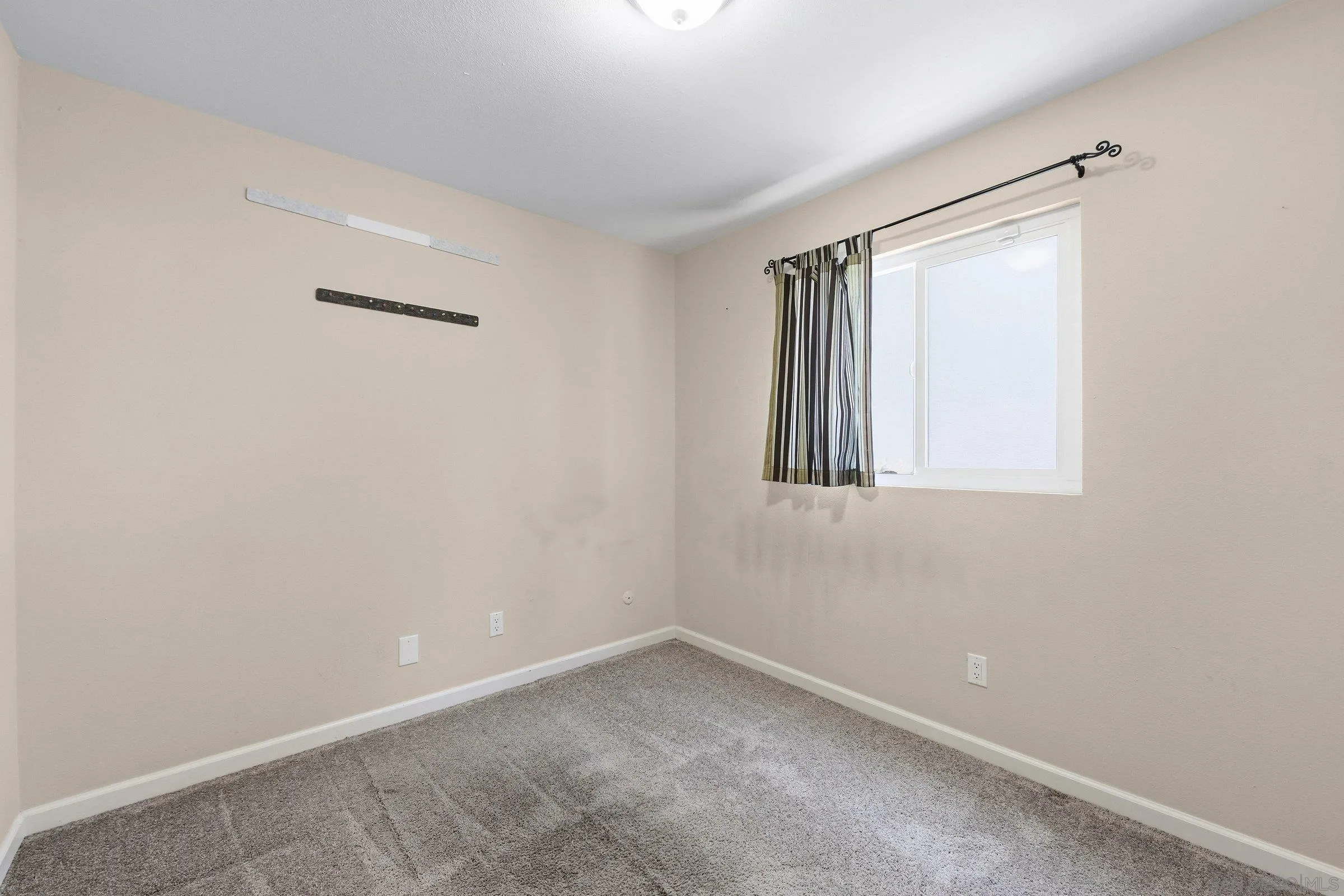 https://cdn.realtyfeed.com/cdn/127/260023396/b825d786a3ee41e4bb5f75483a7de54c.webp