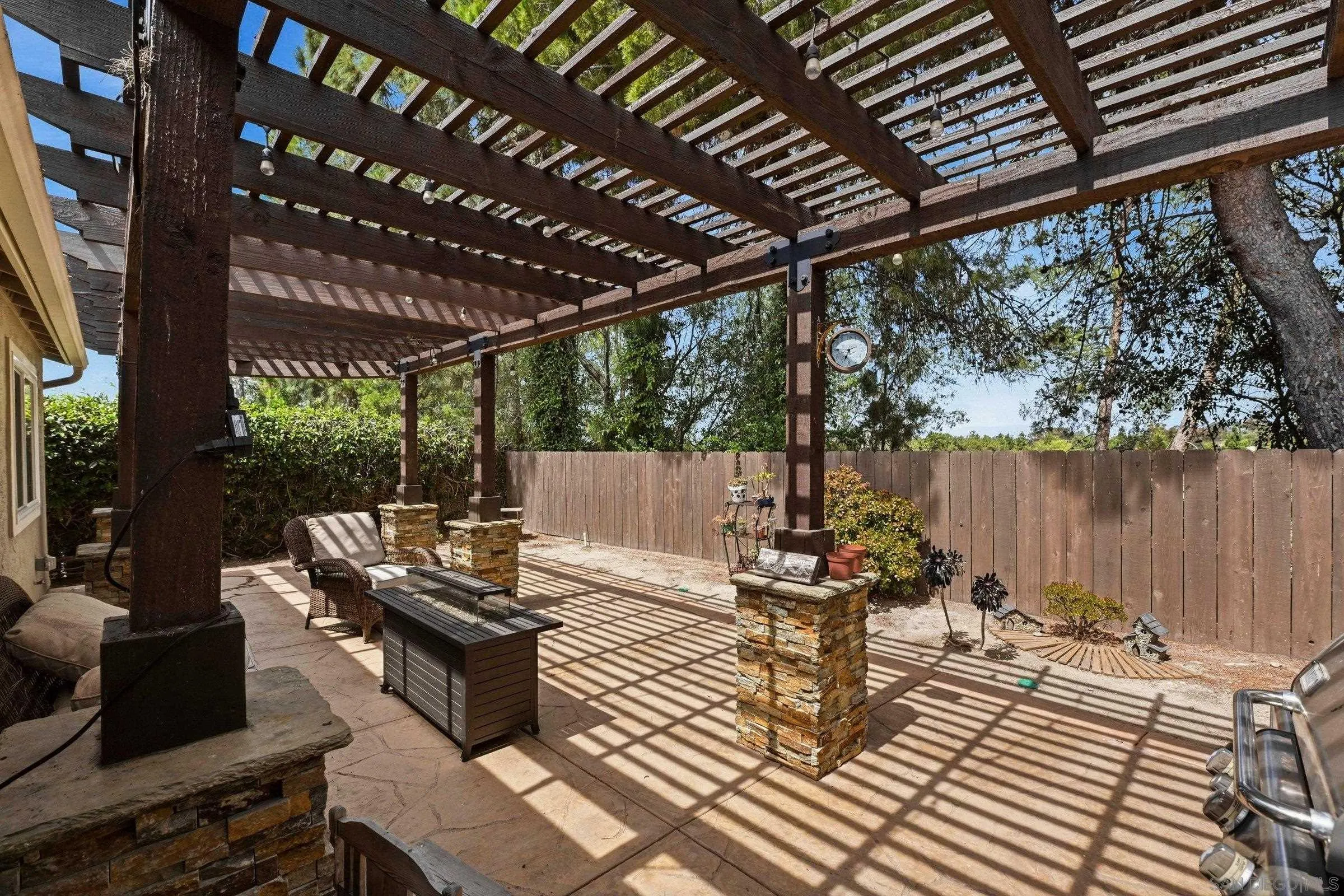 https://cdn.realtyfeed.com/cdn/127/260023396/d6ea86fecaa465579fb9a36cf0328ae0.webp