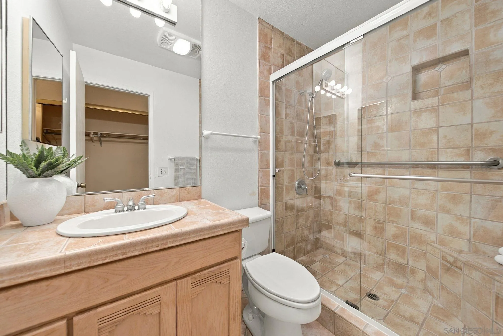 https://cdn.realtyfeed.com/cdn/127/260023397/3a9188a1fce8d6271db01c0a584ff670.webp