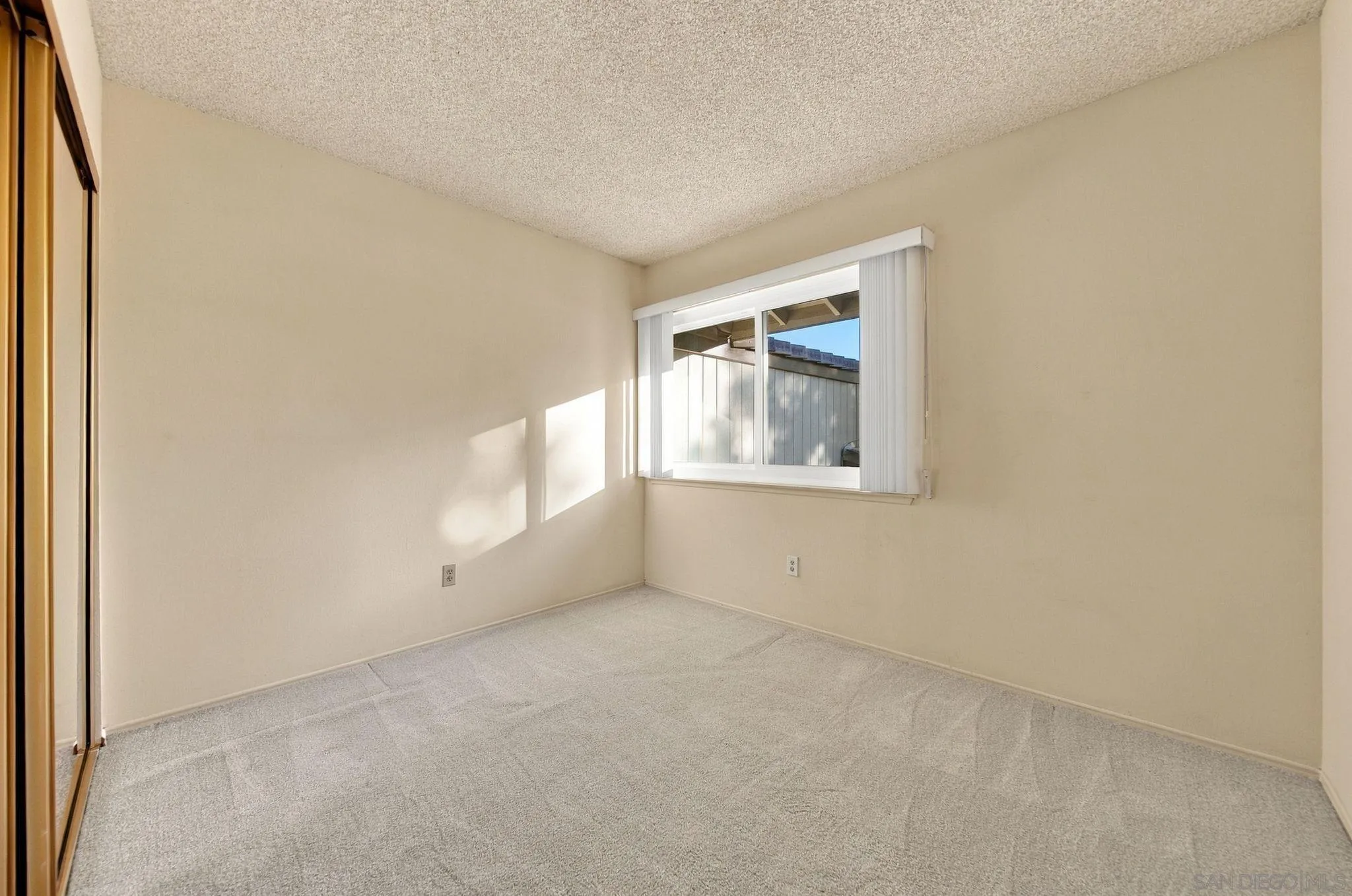 https://cdn.realtyfeed.com/cdn/127/260023397/72d3f8a628e7ca291c5094b790c8beb8.webp