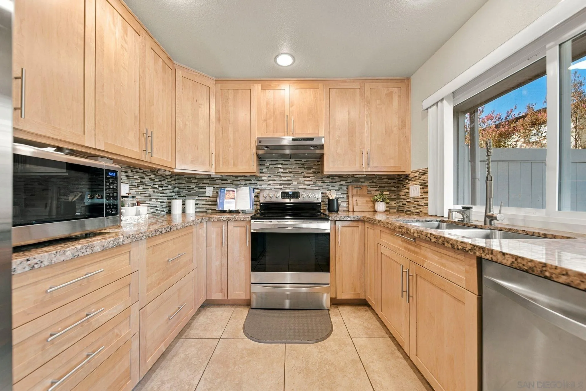 https://cdn.realtyfeed.com/cdn/127/260023397/80e188a52ab315cf1411462673008038.webp