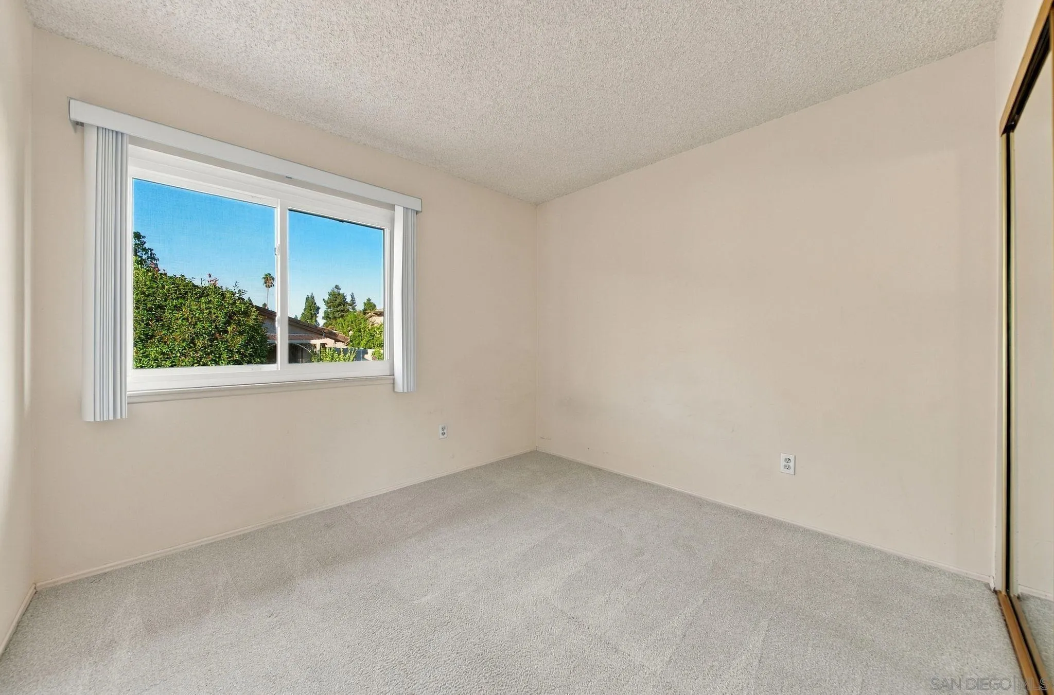 https://cdn.realtyfeed.com/cdn/127/260023397/96456a2b8fa10056e3ba6208a91bc2d2.webp