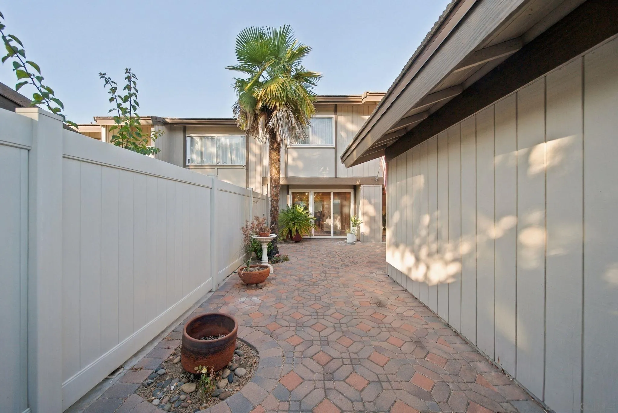 https://cdn.realtyfeed.com/cdn/127/260023397/dfdf8b0bd727cf8a1ddbe76a3dfb7118.webp
