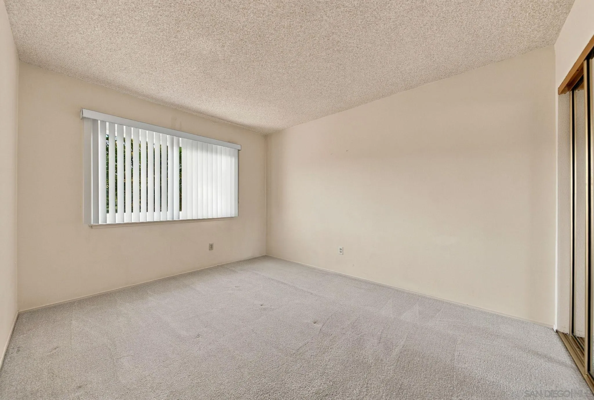 https://cdn.realtyfeed.com/cdn/127/260023397/e8f5340c0c7a666c385693a173c4fc7f.webp