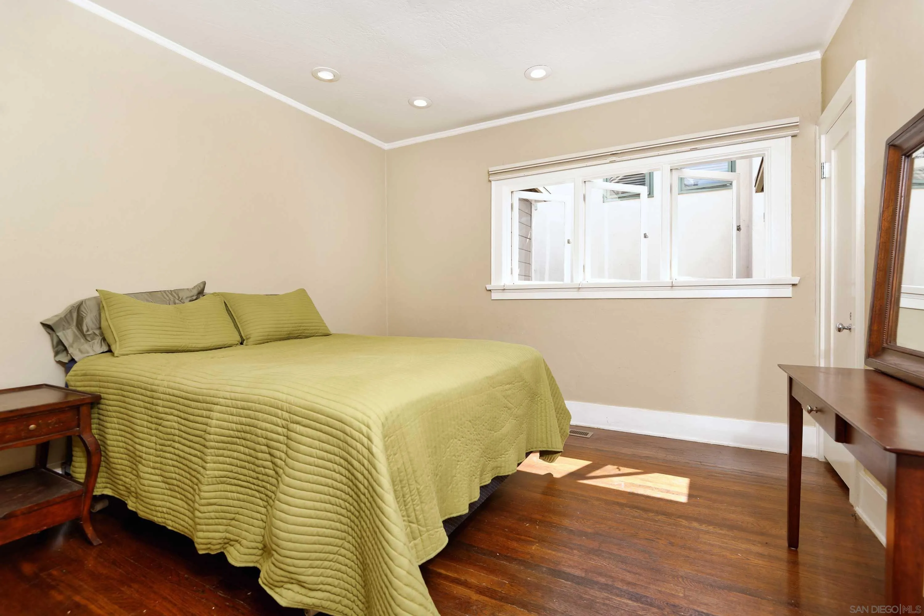 https://cdn.realtyfeed.com/cdn/127/260023400/cd4ee1ba3cae48f7e15b88451d5612ae.webp