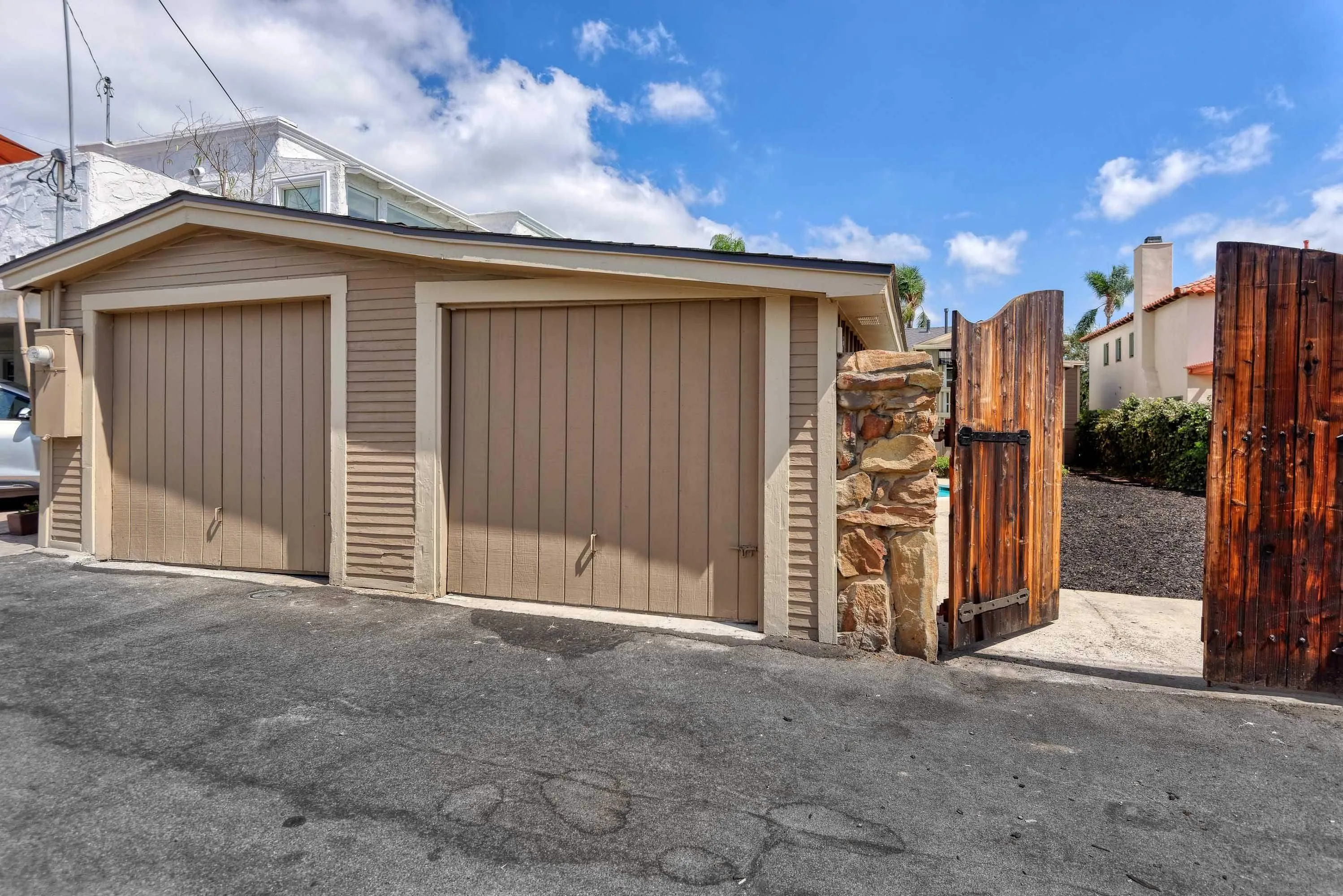 https://cdn.realtyfeed.com/cdn/127/260023400/d515c12dda14fbb9a775a363ca2b9c27.webp