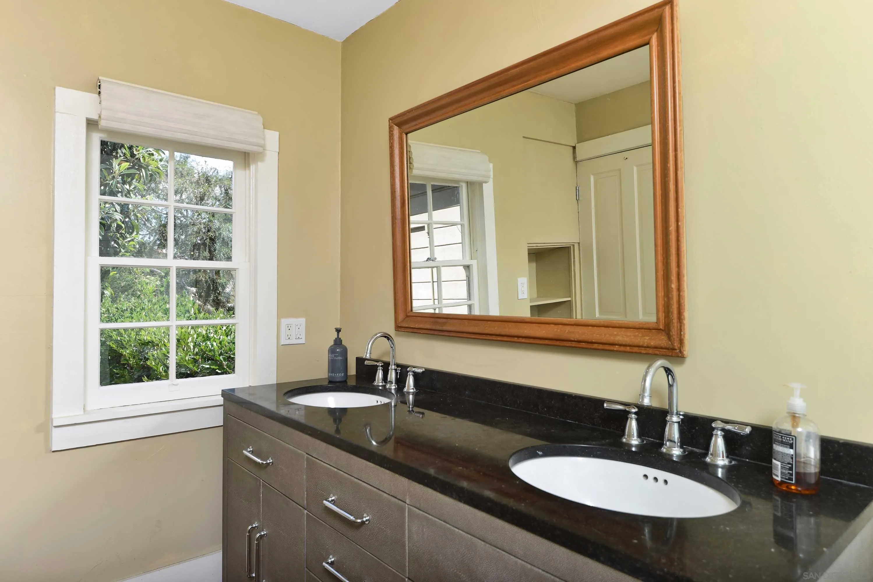 https://cdn.realtyfeed.com/cdn/127/260023400/f19663efdb60dc0ec0ed45df626c1cb0.webp