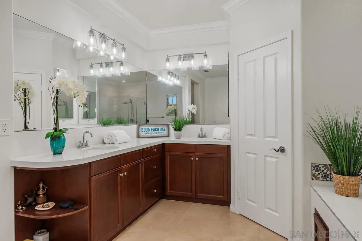 https://cdn.realtyfeed.com/cdn/127/260023402/318d9bf6ac30396a503fd2936d6b078b.webp