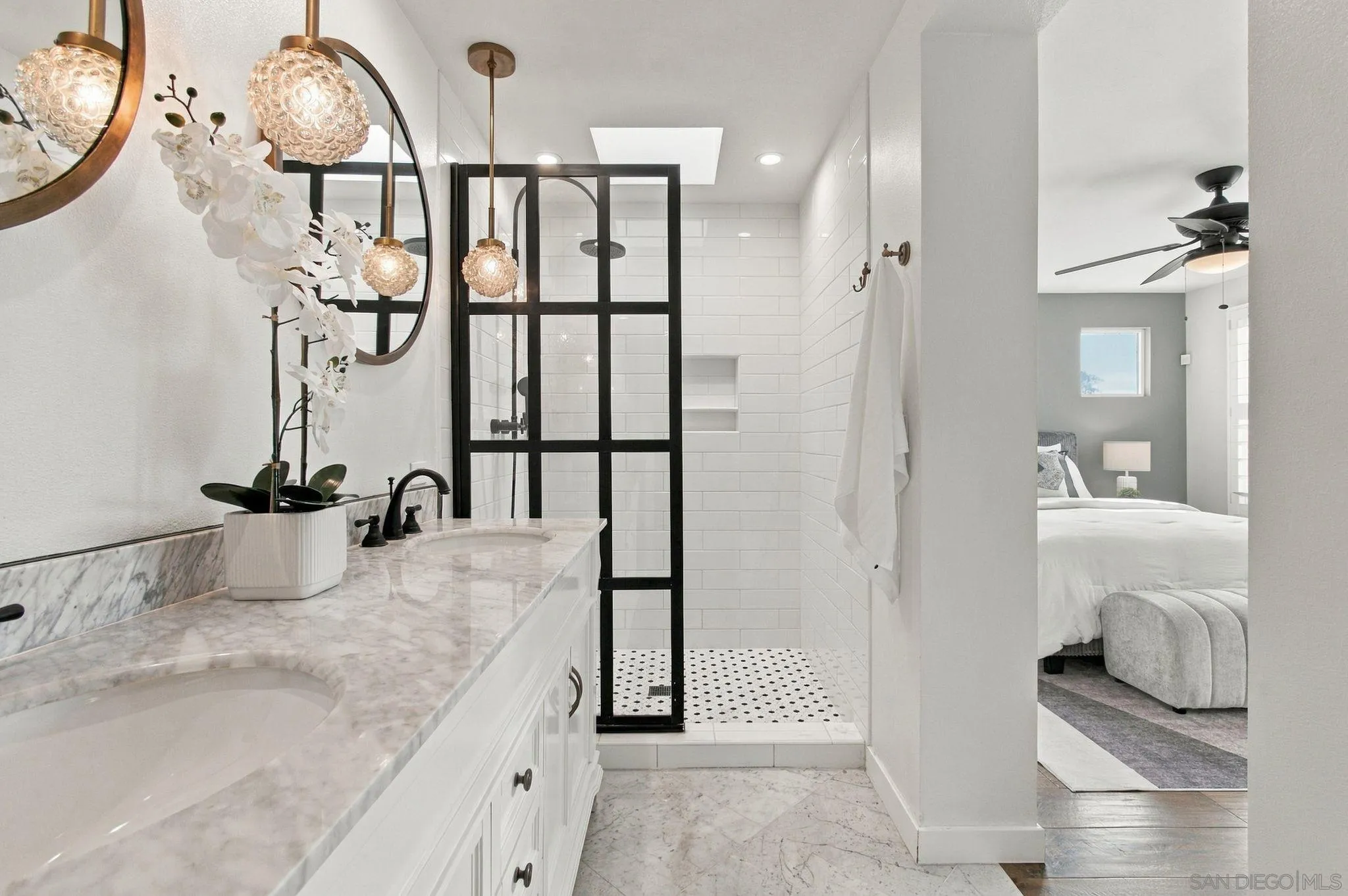 https://cdn.realtyfeed.com/cdn/127/260023403/49b811a424e5ca074cbd80db029ff7af.webp
