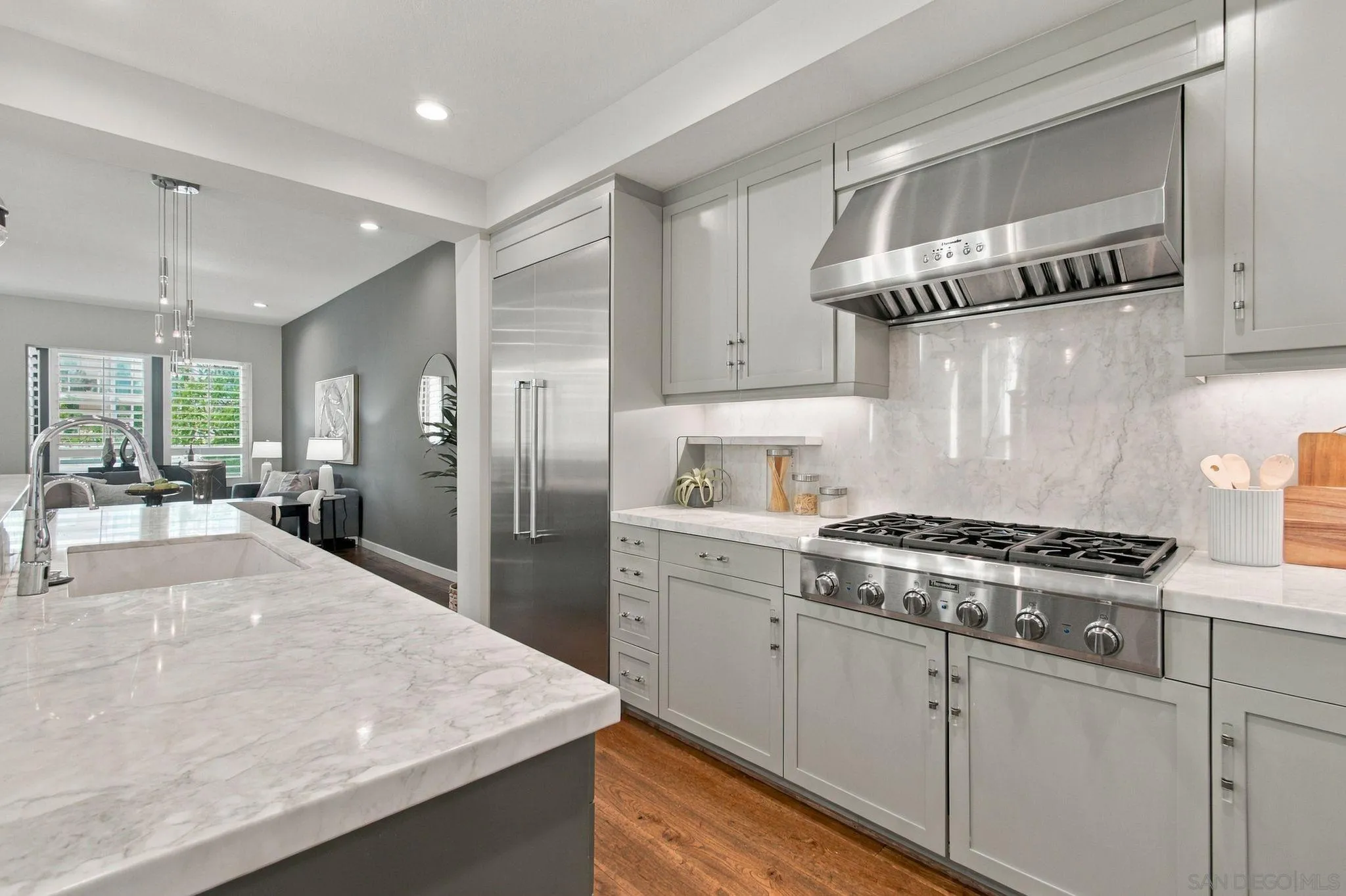 https://cdn.realtyfeed.com/cdn/127/260023403/6000c189c55f2106db3746da7bcdbd32.webp