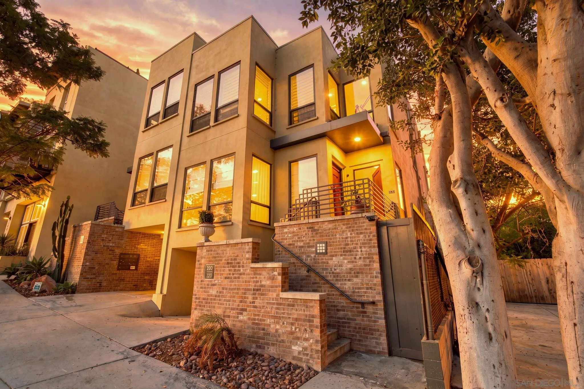 1527 9th Ave, San Diego, CA 92101 - Main photo, San Diego, CA