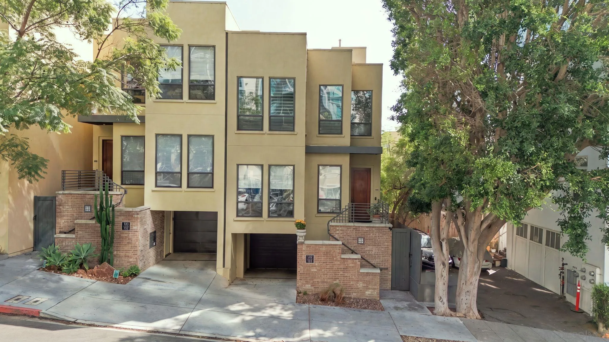 https://cdn.realtyfeed.com/cdn/127/260023403/71b8cb6bbf1db16c8180e57e37bc0bce.webp