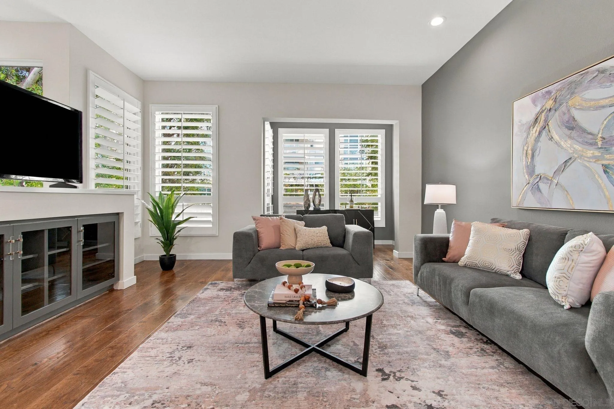 https://cdn.realtyfeed.com/cdn/127/260023403/8f458d4c7bb936c2be47c3a8ba6bb1e9.webp
