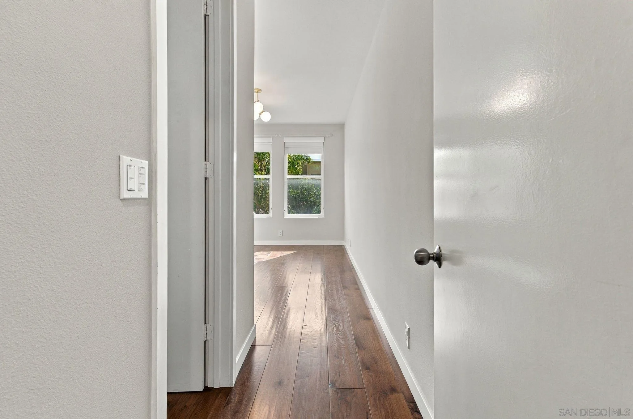 https://cdn.realtyfeed.com/cdn/127/260023403/a270d9922f244c2f094f8cd0a44782c1.webp