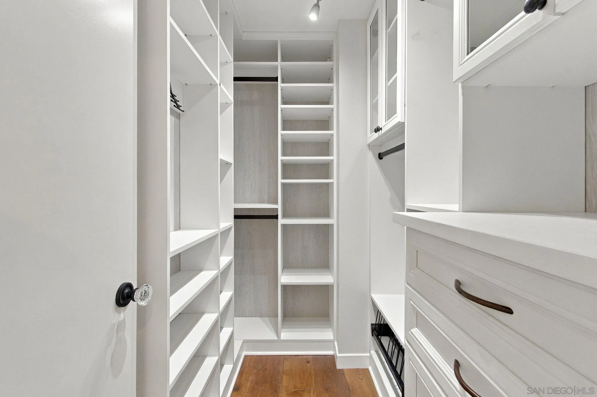 https://cdn.realtyfeed.com/cdn/127/260023403/ac86e34f58cf98d8bcb6e0e42e8187b9.webp