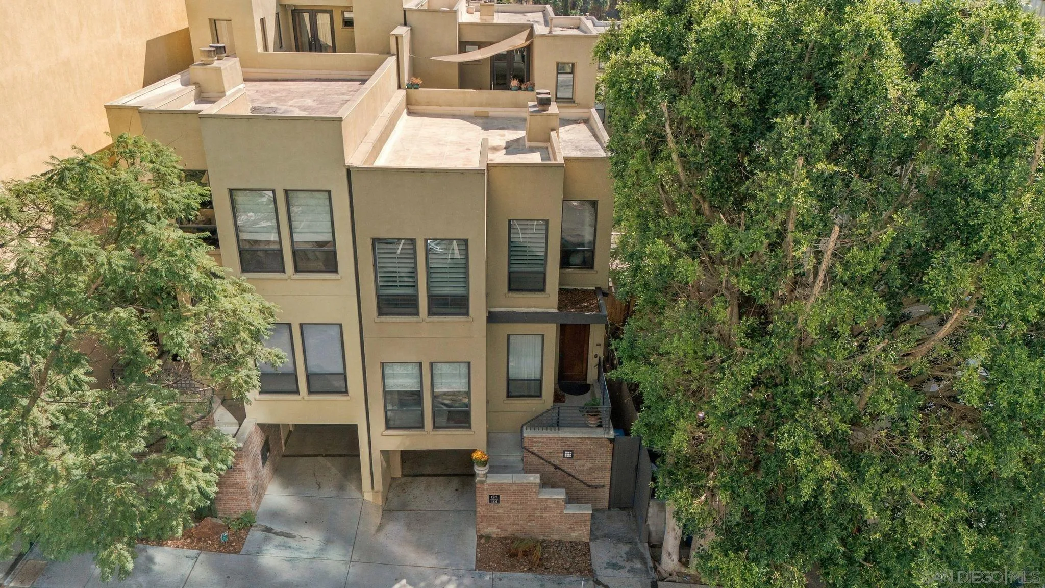 https://cdn.realtyfeed.com/cdn/127/260023403/e90df318cac3c0c936305406eda8036f.webp