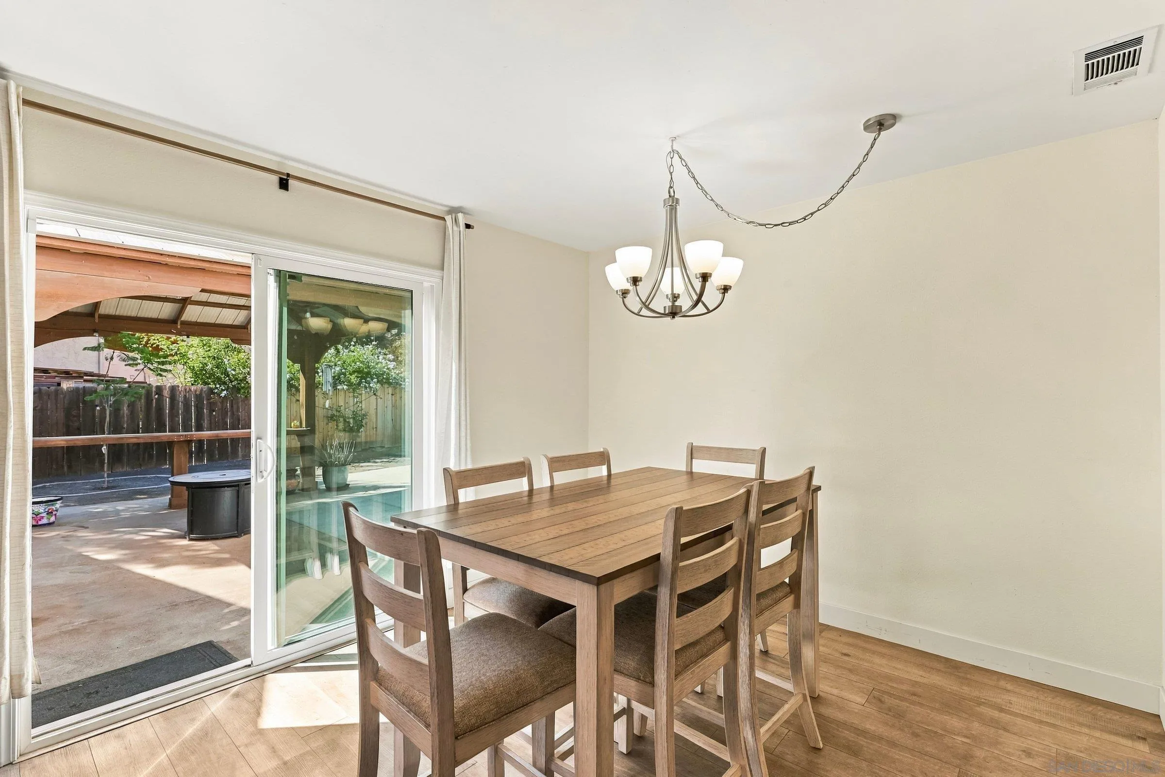 https://cdn.realtyfeed.com/cdn/127/260023405/44c8fd77c37c1ccca76d4b2ce614ada9.webp