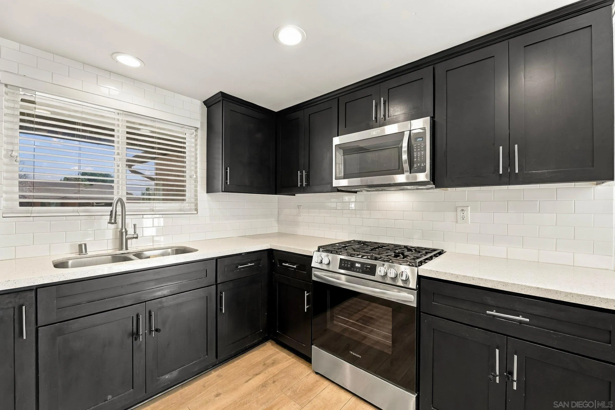 https://cdn.realtyfeed.com/cdn/127/260023405/64f015f790826305f2711837d8a0a8f4.webp