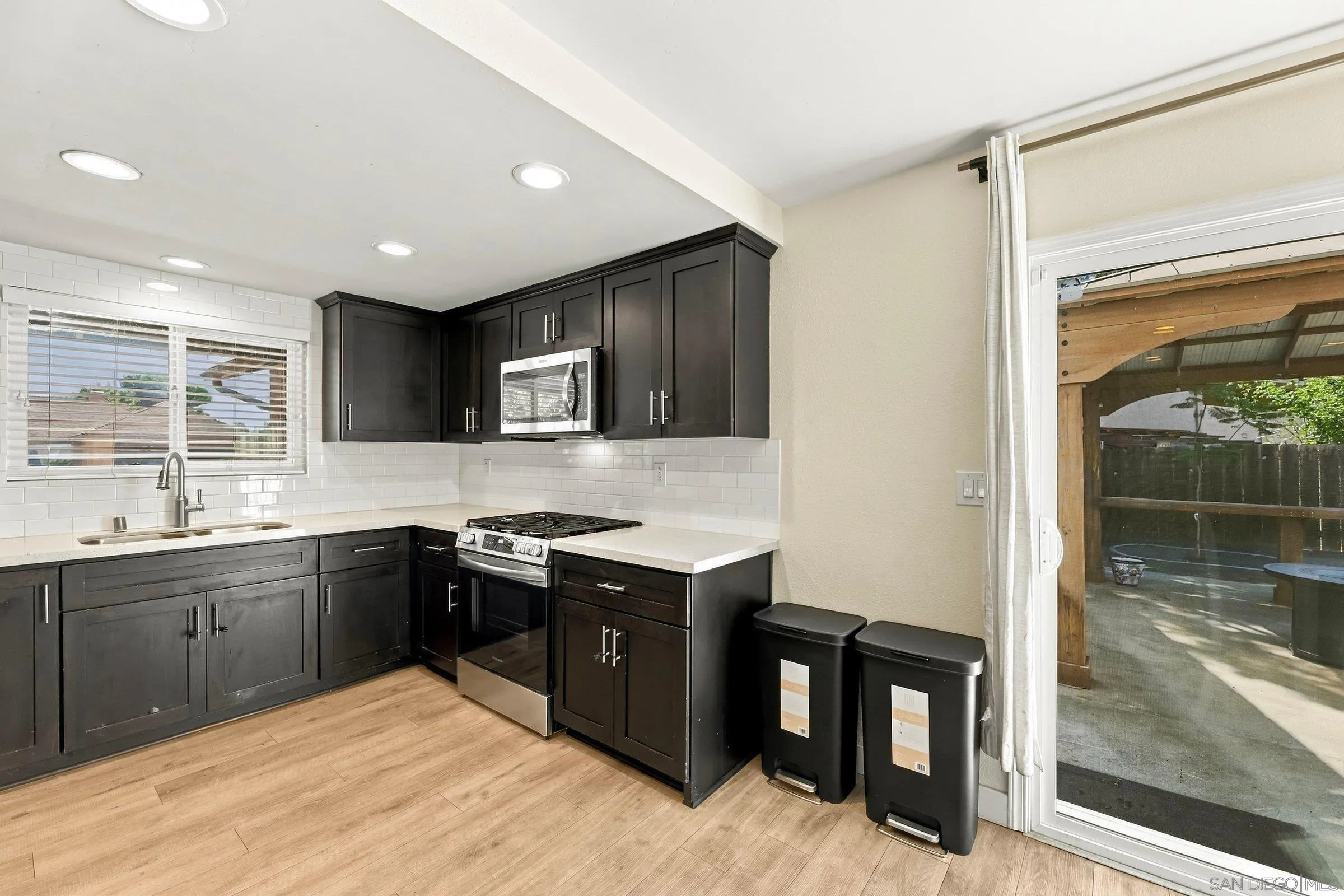 https://cdn.realtyfeed.com/cdn/127/260023405/76655ce6f582d2336f7e6500073be1b6.webp